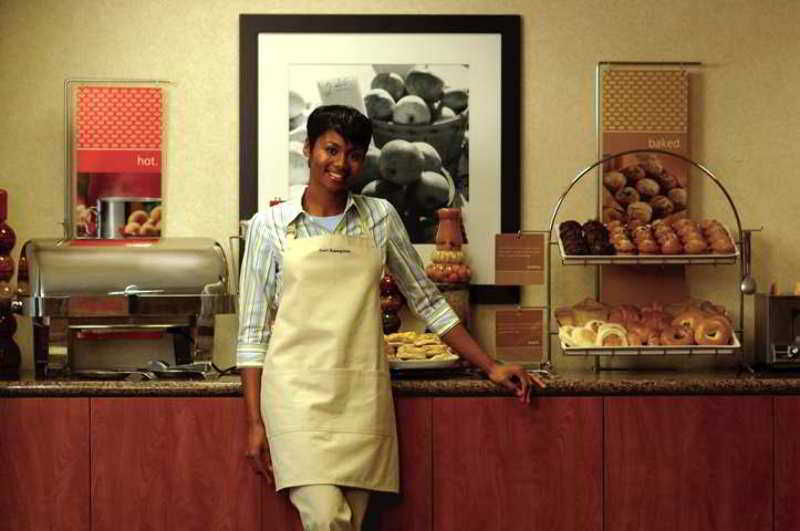 Hampton Inn & Suites New Castle, Pa Restoran foto
